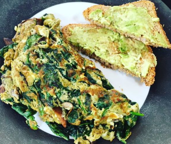 Pesto Infused Veggie Omelet With Avocado